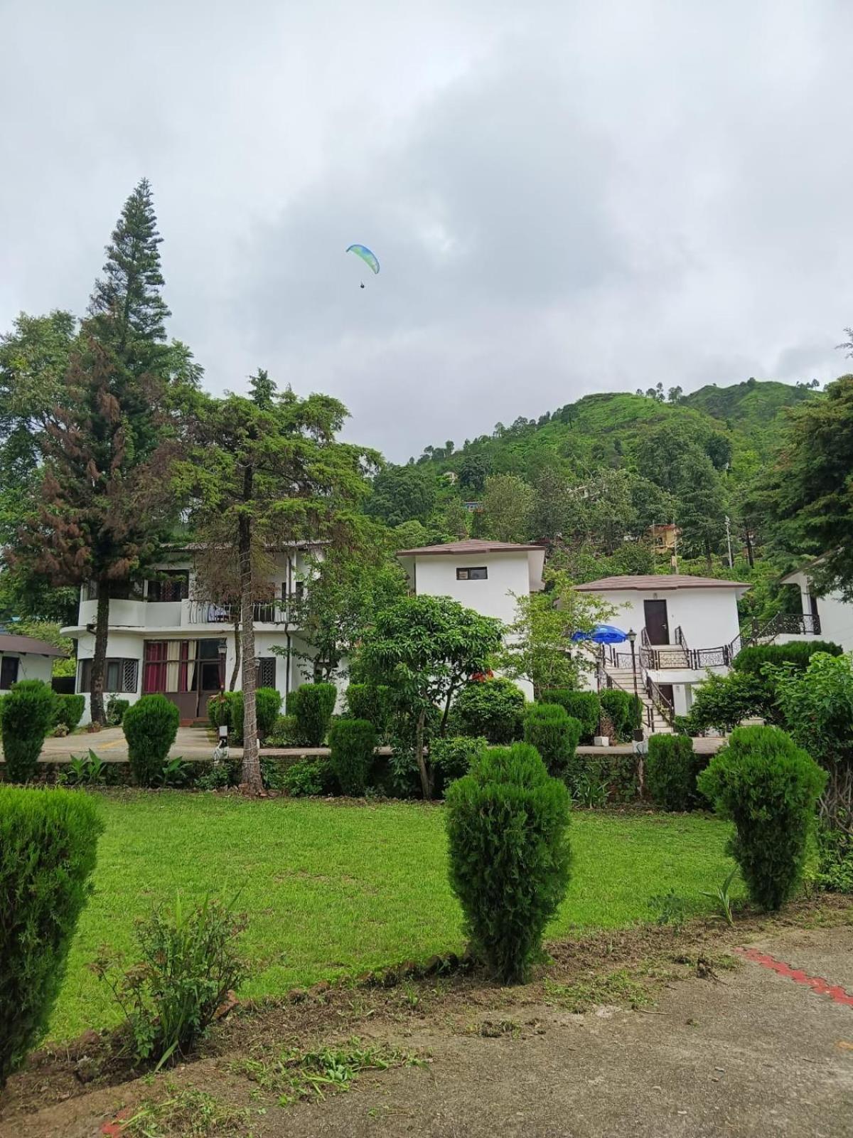 Shikha Resort Ewentbliz Bhīm Tāl Exteriör bild